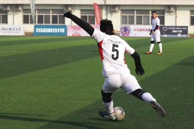 中国男篮迎战喀麦隆热身赛：113-79大胜对手